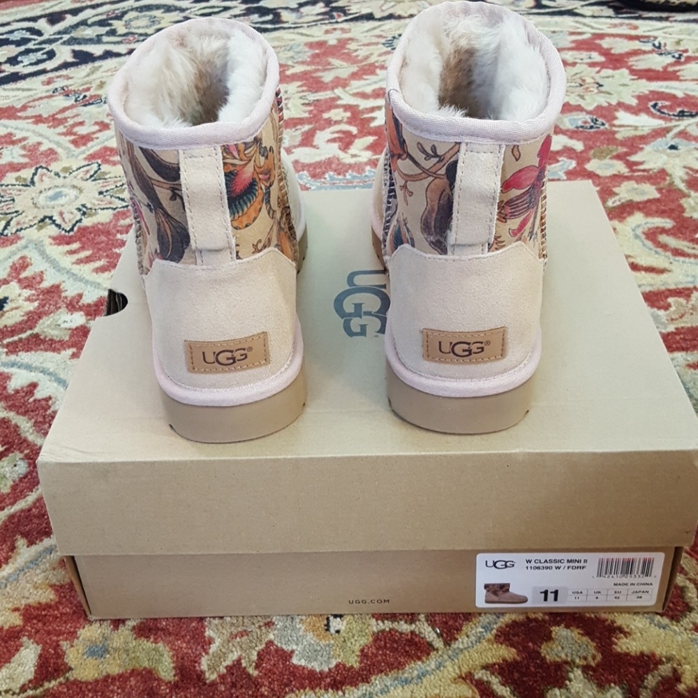 BRAND NEW UGG BOOTS - Picture 2 of 4